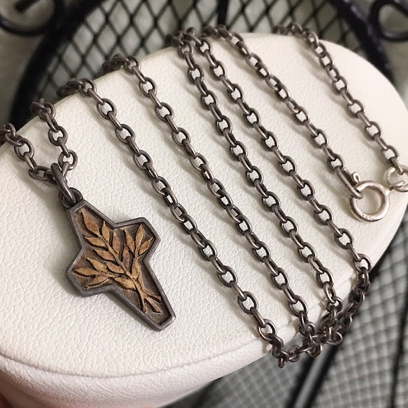 🖤SUPER RARE💕 14K Sterling cross pendant necklace by James Avery
